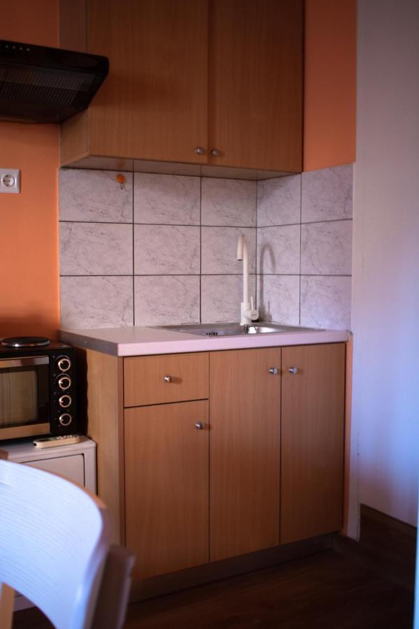 Ryb Colour Apartment Patras Esterno foto